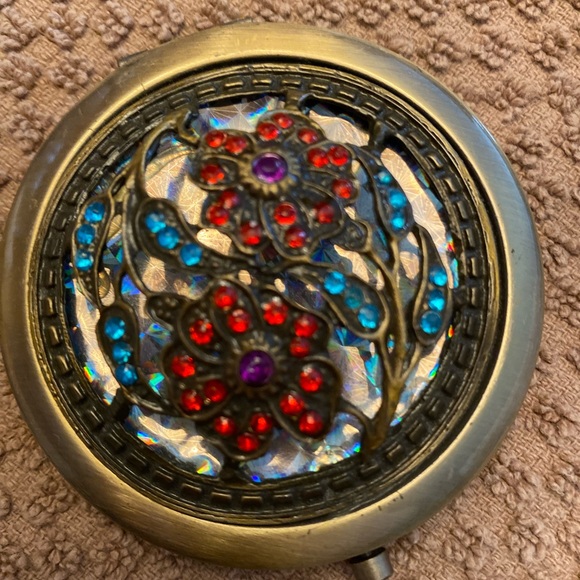 Brass antique vintage bejewelled compact - Picture 1 of 3